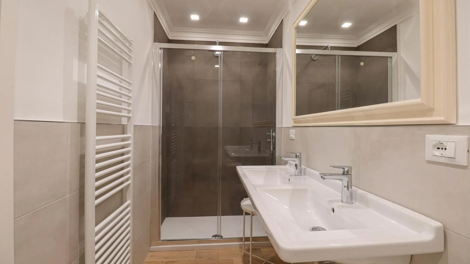 We Home - Frattina14 - Piazza Di Spagna Rome Apartment