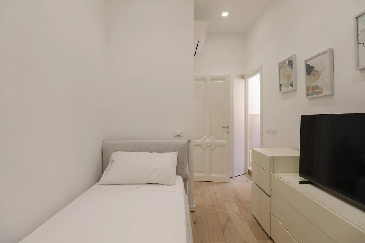 Apartment We Home - Frattina14 - Piazza Di Spagna Rome